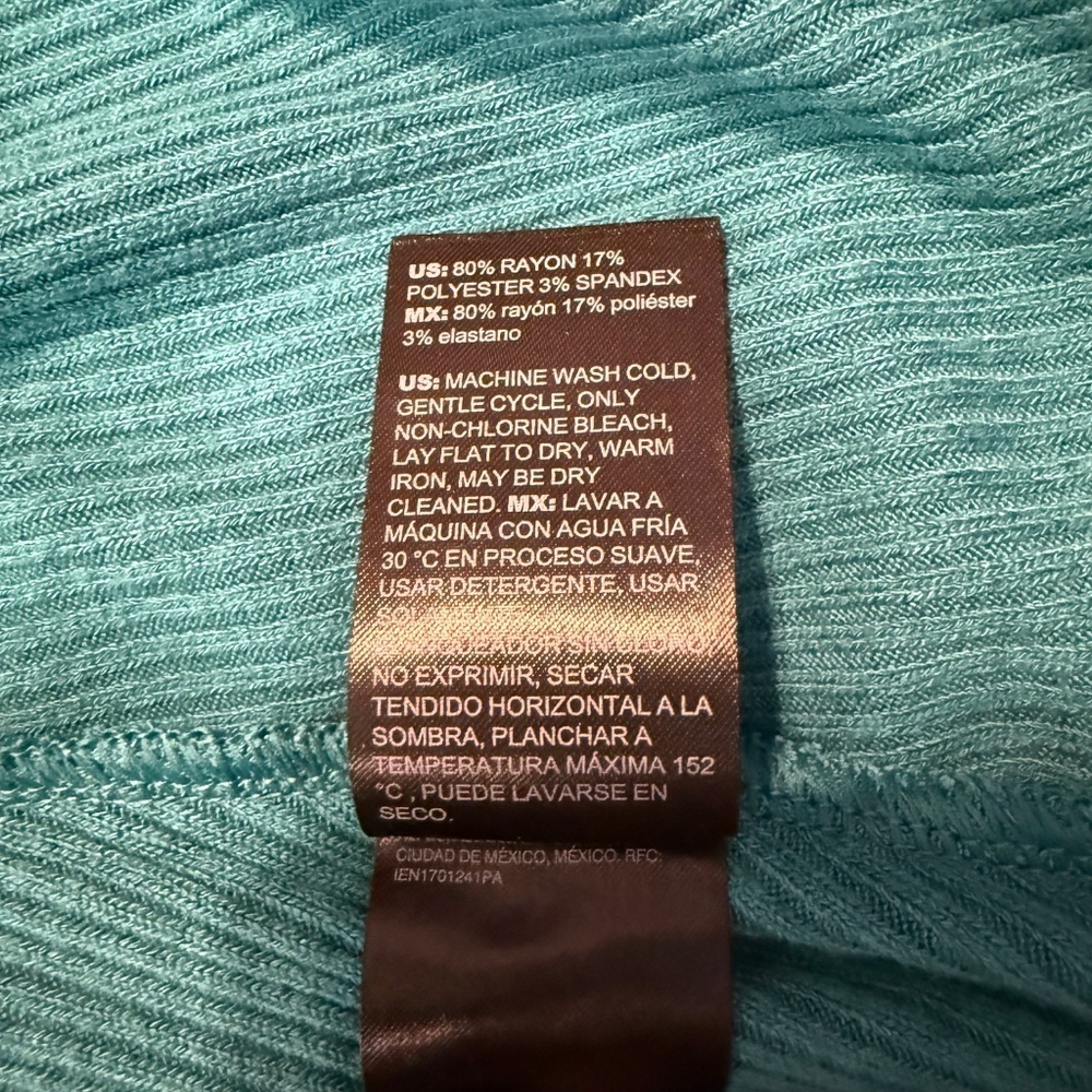 WHBM  V-Neck Banded Bottom Knit Sweater NWT - Picture 6 of 7